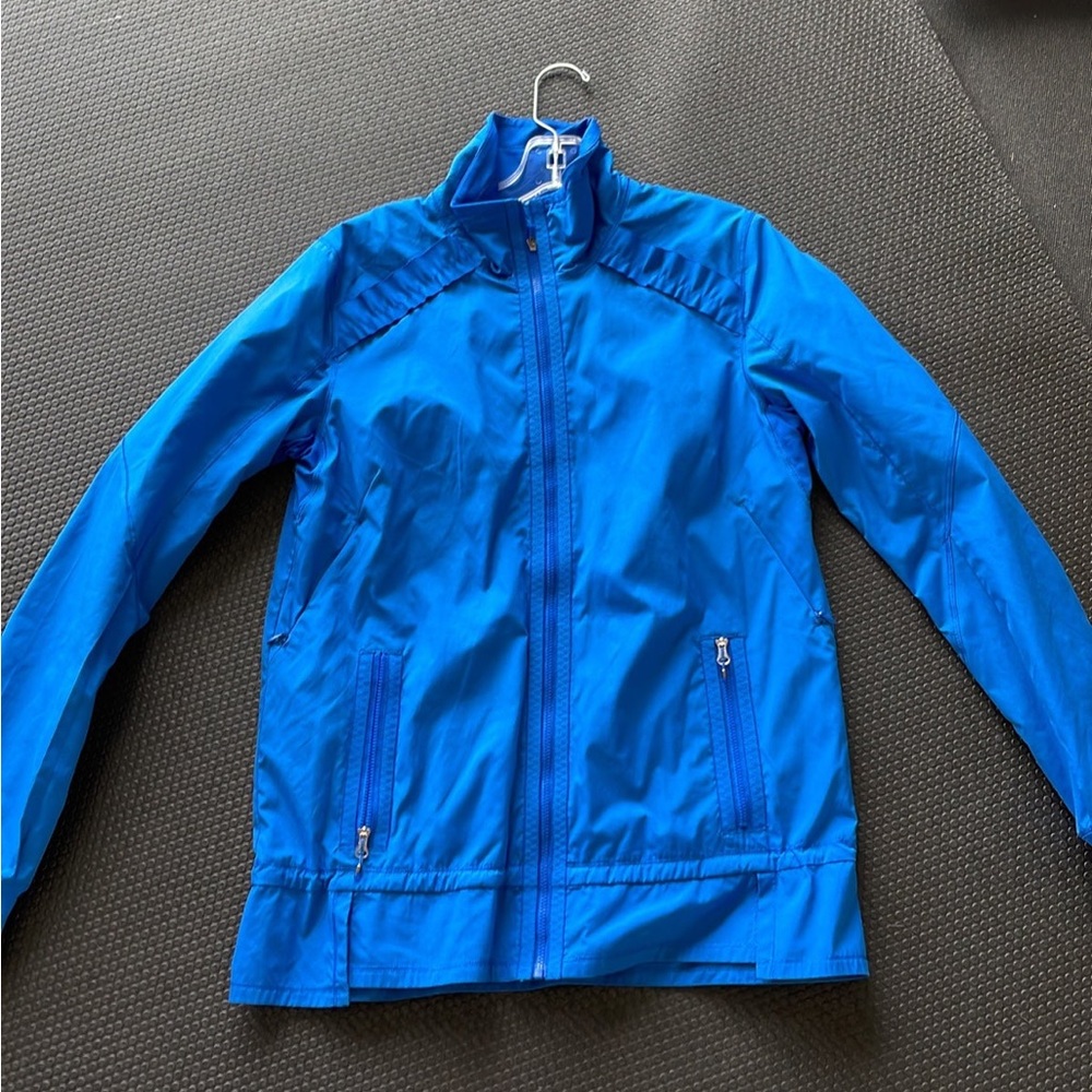 LULU LEMON JACKET, super cute, very flattering, warm